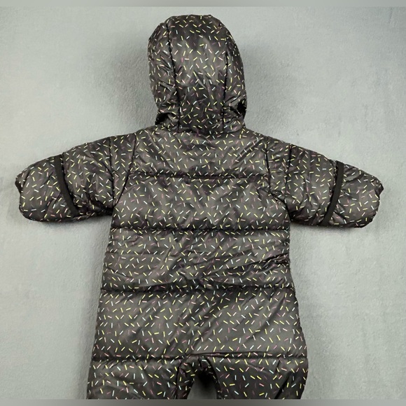 Burton 0-3 Month Snowsuit With Built In Hand And Foot Covers Like New - Picture 5 of 6